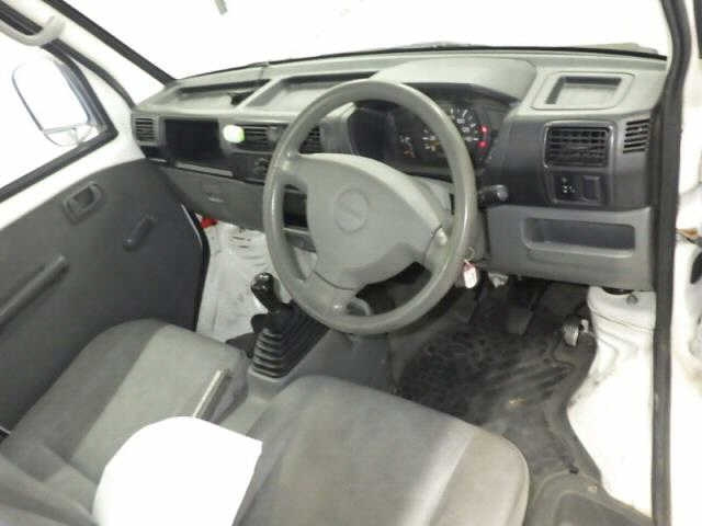 NISSAN CLIPPER TRUCK 2009