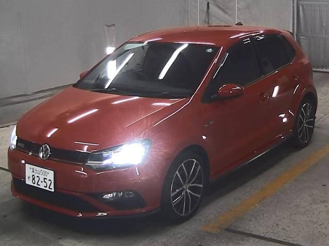 VOLKSWAGEN POLO 2015