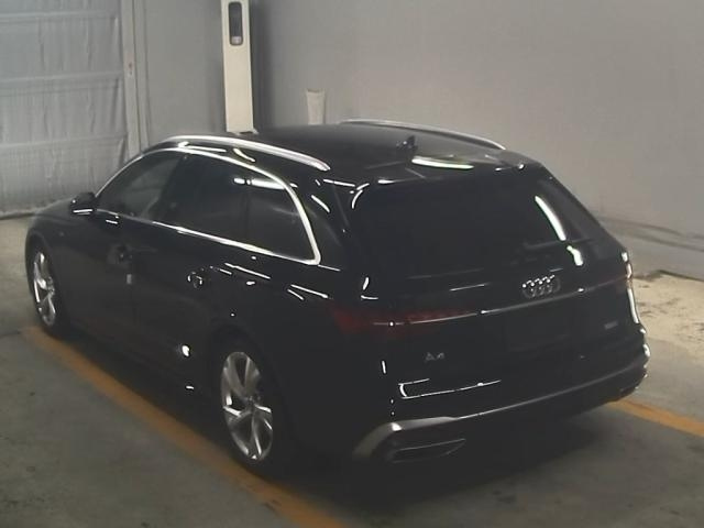 AUDI A4 2021