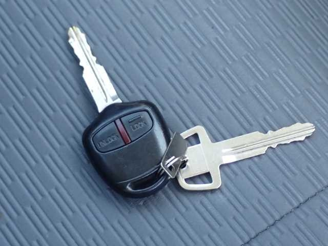 MITSUBISHI MINICAB VAN 2013