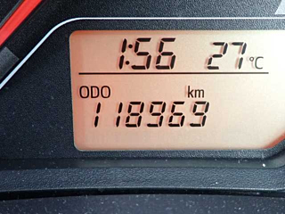 TOYOTA VITZ 2017