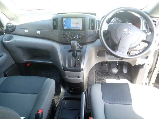 NISSAN NV200 2019