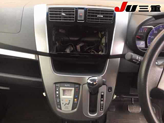 DAIHATSU MOVE 2013