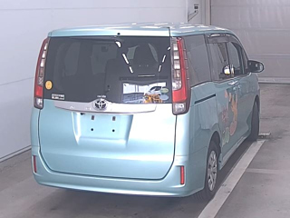 TOYOTA NOAH 2014