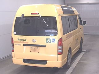 TOYOTA HIACE VAN 2013