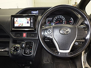 TOYOTA VOXY 2014
