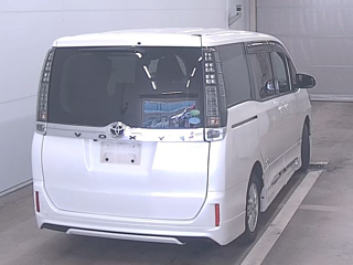 TOYOTA VOXY 2014