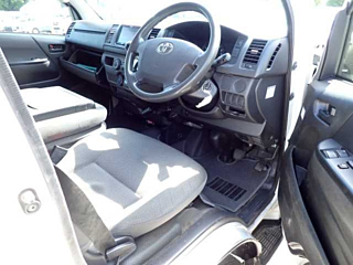 TOYOTA HIACE VAN 2016