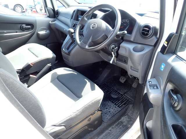 NISSAN NV200 2019