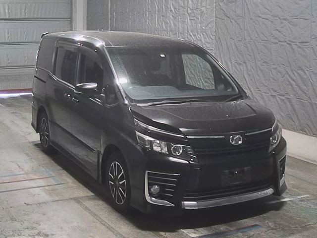 TOYOTA VOXY 2014