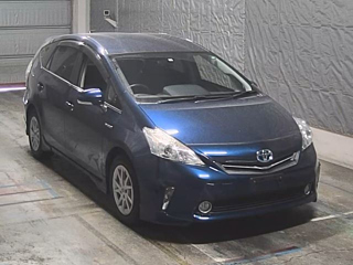 TOYOTA PRIUS ALPHA 2014