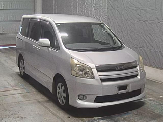 TOYOTA NOAH 2008