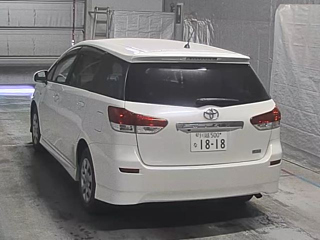 TOYOTA WISH 2011