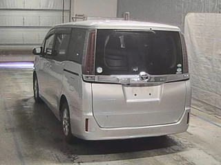 TOYOTA NOAH 2018