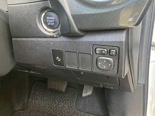 TOYOTA AURIS 2016