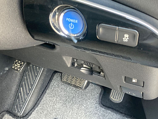 TOYOTA PRIUS 2016