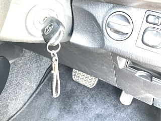 TOYOTA VITZ 2016