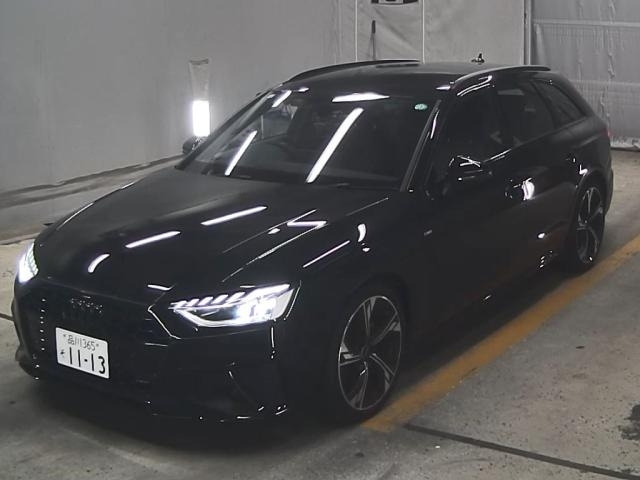 AUDI A4 2023
