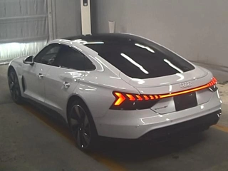 AUDI E-TRON 2022