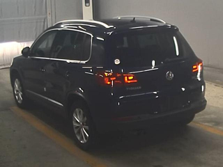 VOLKSWAGEN TIGUAN 2016