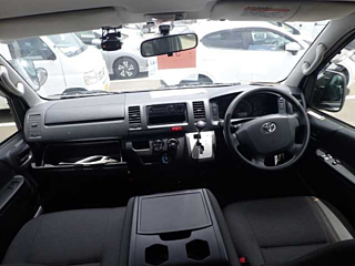 TOYOTA HIACE VAN 2015