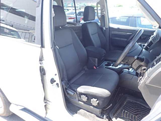 MITSUBISHI PAJERO 2012