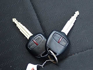 MITSUBISHI PAJERO 2012
