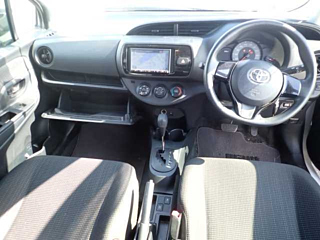TOYOTA VITZ 2018