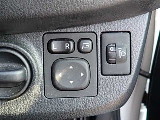 TOYOTA VITZ 2018