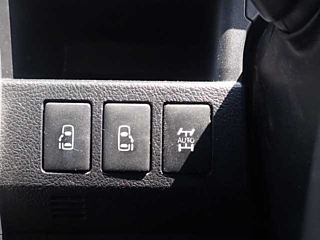 TOYOTA NOAH 2012