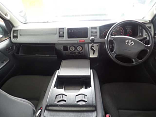 TOYOTA HIACE VAN 2011
