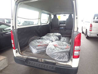 TOYOTA HIACE VAN 2011
