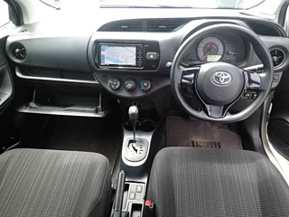 TOYOTA VITZ 2018