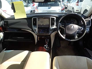 TOYOTA CROWN 2018