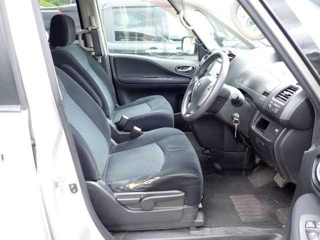 NISSAN SERENA 2011