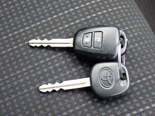 TOYOTA VITZ 2018