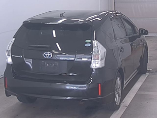 TOYOTA PRIUS ALPHA 2012