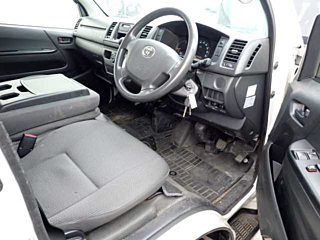 TOYOTA HIACE VAN 2016