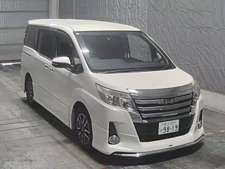 TOYOTA NOAH 2014