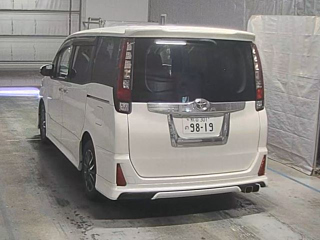 TOYOTA NOAH 2014