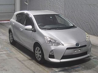 TOYOTA AQUA 2012