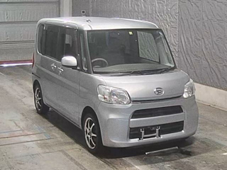 DAIHATSU TANTO 2015