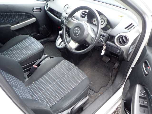 MAZDA DEMIO 2009