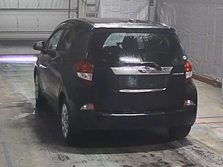 SUBARU TREZIA 2012