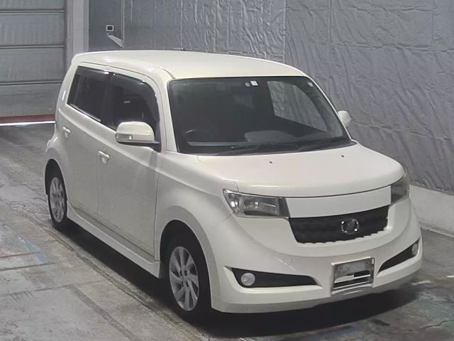 TOYOTA BB 2012