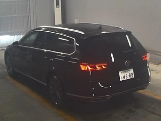 VOLKSWAGEN PASSAT VARIANT 2021