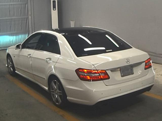 MERCEDES BENZ E CLASS 2010