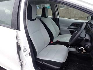 TOYOTA AQUA 2013