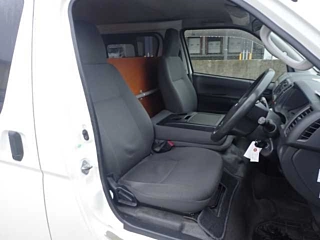TOYOTA HIACE VAN 2014