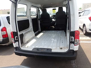 NISSAN NV200 2019